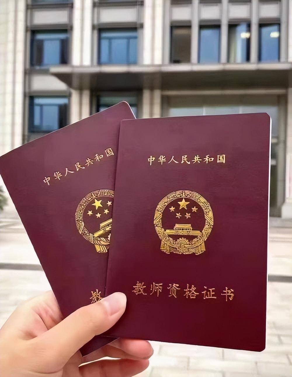 杭州专业证件制作:传统方案 vs 数字化流程,谁更胜一筹?